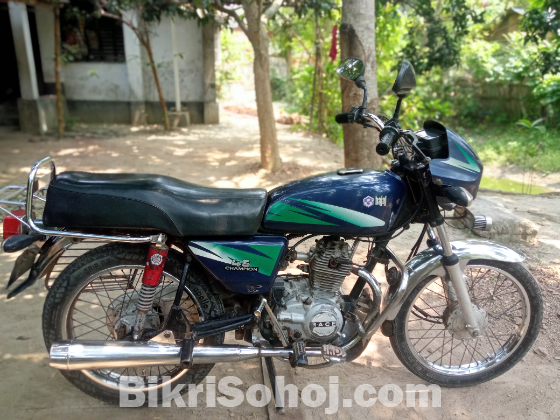 Bajaj champion 4s